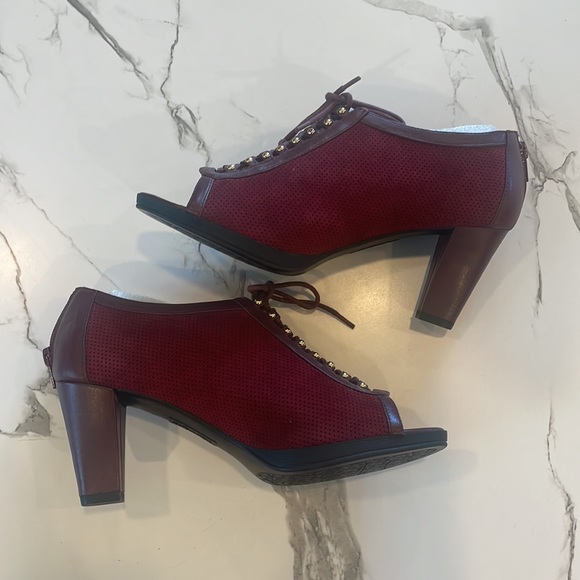 Bella Vita Burgundy Suede Peep toe,lace up,chunky heel,zipper closure,7 1/2, - Picture 3 of 16